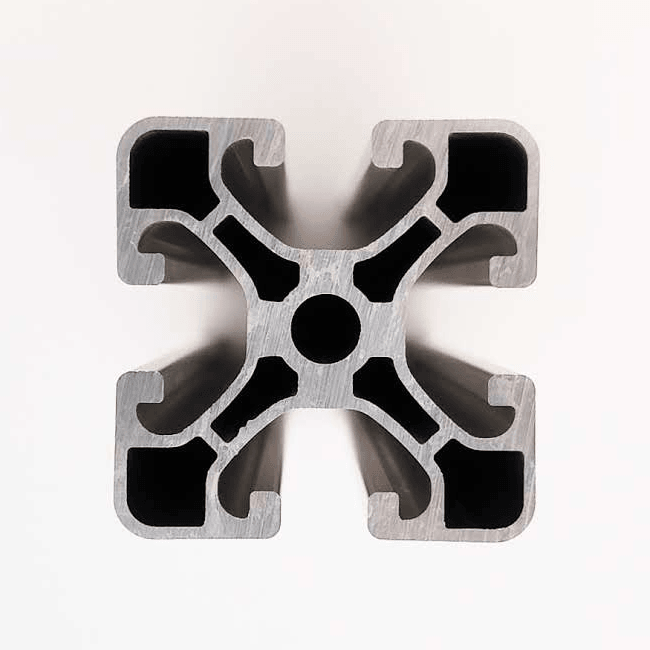 Maschinenbauprofil mit der Abmessung 40x40 Millimeter in extraleichter Form und naturfarben.