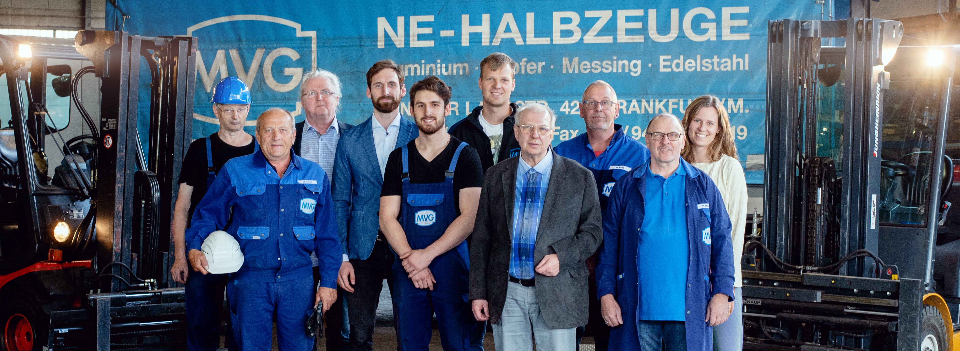 Historische Gruppenaufnahme eines früheren MVG-Teams im Lager