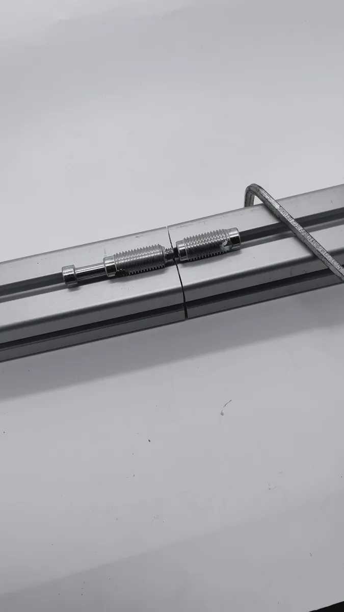 Automatik-Stoßverbinder Nut 8, Schneidhülsen + Schraube M6×50 – Foto